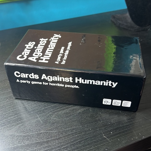 Cards against Humanity a Party Game for Horrible People (Main Game) - Picture 3 of 6